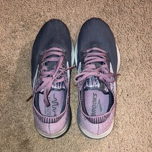 Brooks Tennis shoes